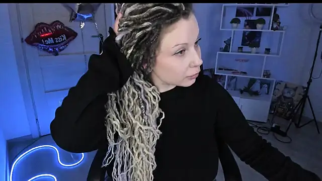 Chatroom XXX en direct de HoneySallyMoore