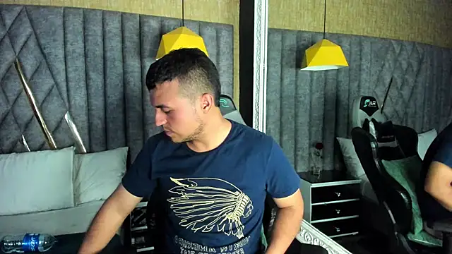 AronGarcia 라이브 XXX 채팅