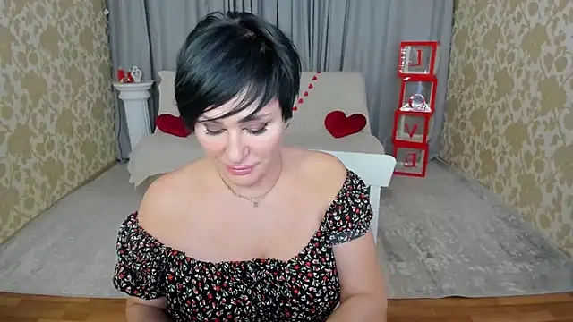 Chat XXX en directo de KiraTempt