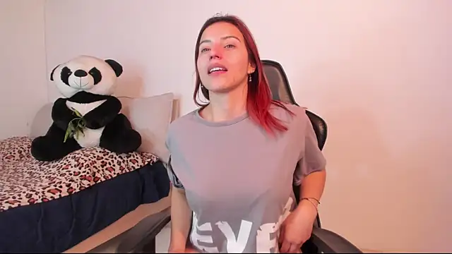 Arenne_rouse élő XXX-chatje