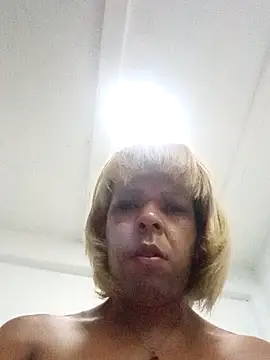 blondebitchlitle webcam show