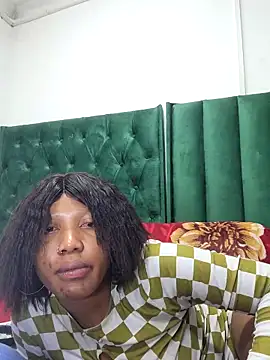 BUNNYCHOWX28 élő XXX-chatje