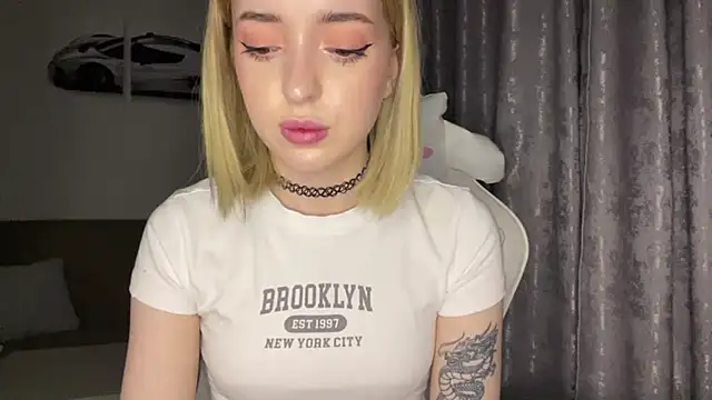 AToriaMuse live XXX chat