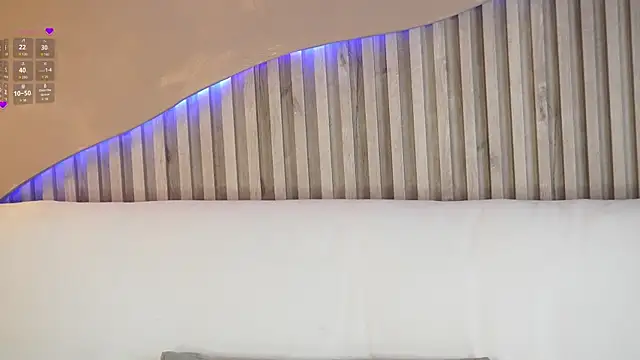 Show modela CanelaHotx na web-kameri