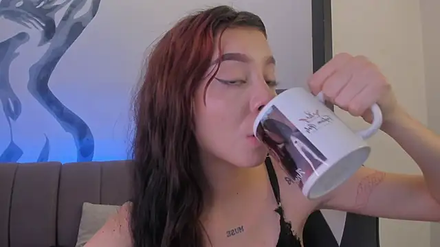 MelLove_n Webbikameraesitys