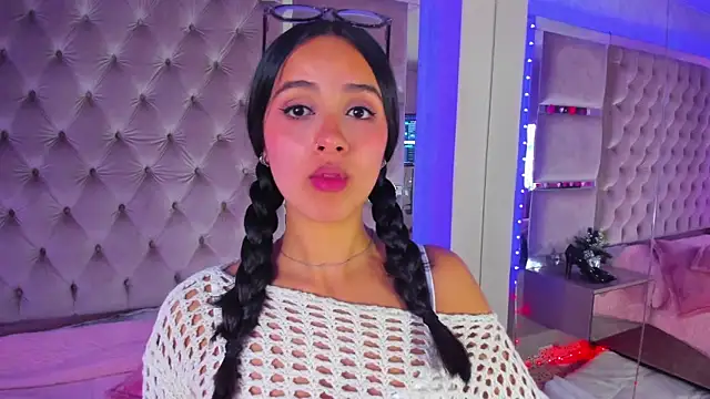 Chat +18 de Harii_02 ao vivo