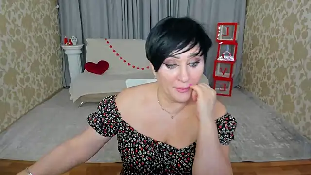 Chat +18 de KiraTempt ao vivo