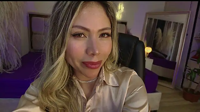 Ammy_Castro Adlı Modelin Canlı XXX Sohbeti