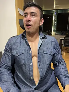 Chris_Clarck Live XXX-Chat