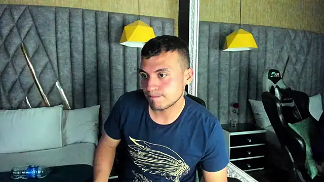 Chat +18 de AronGarcia ao vivo