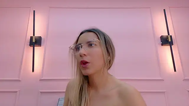 MaddieTease Chat XXX in diretta