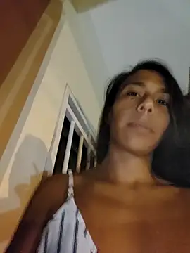 LucyNatural live XXX chat