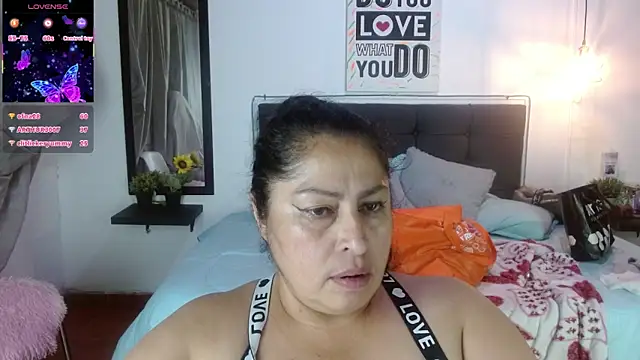 Chat XXX en directo de Keyla01_