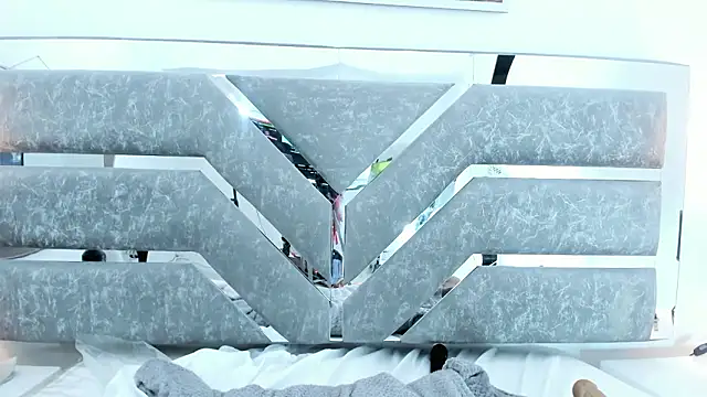 Chat +18 de Slut_Milf_ ao vivo