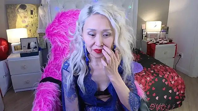 Živý XXX chat RoxalanaStar