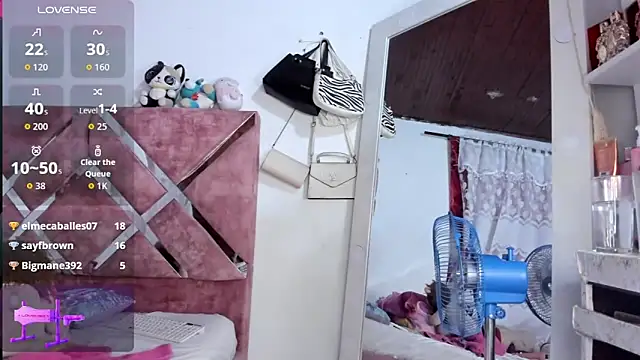 MonicaSex_ élő XXX-chatje