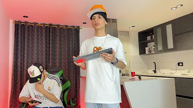 TheBatMansionのウェブカメラショー