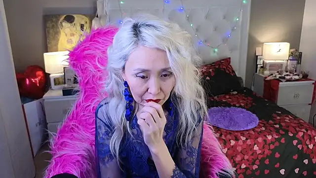 Živý XXX chat RoxalanaStar