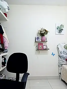 Arianna_Moss: απευθείας συνομιλία ΧΧΧ