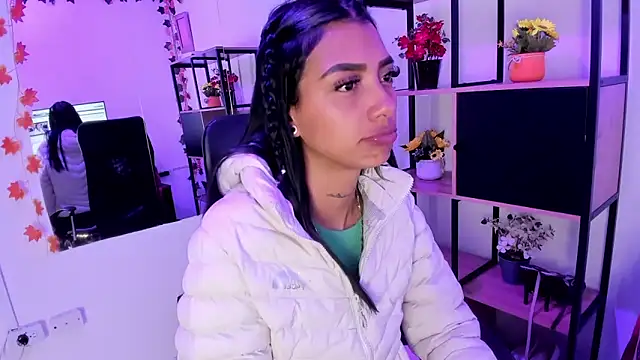 Czat XXX na żywo – KarlaSlutSkinny__