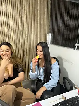 Antonella_Julieta – Live XXX-chat