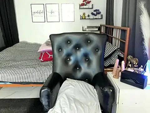 แชท XXX สดของ Urqueen_Angel69