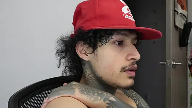 trieone Chat XXX in diretta