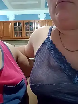 Pertunjukan Kamera Web 69_less