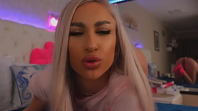 KarlaBart Chat XXX live