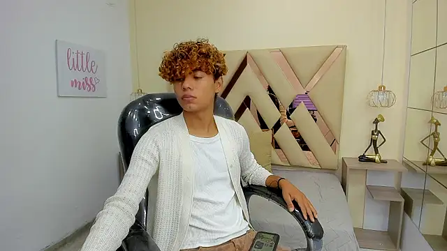 Anyelo_Twink Webcam show