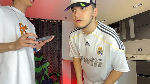 Chat XXX ao vivo de TheBatMansion