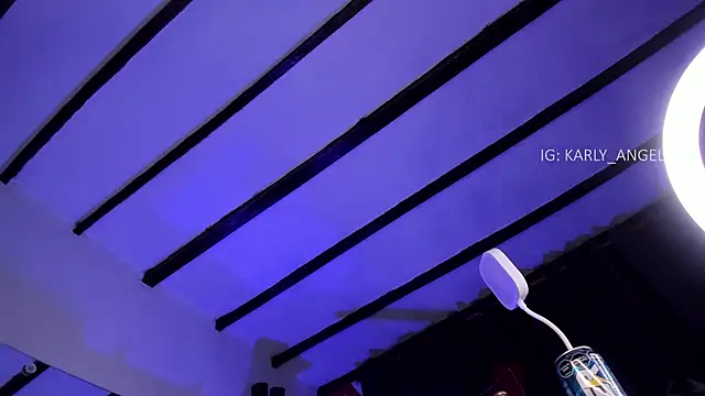 XXX chat uživo modela karly_angeel