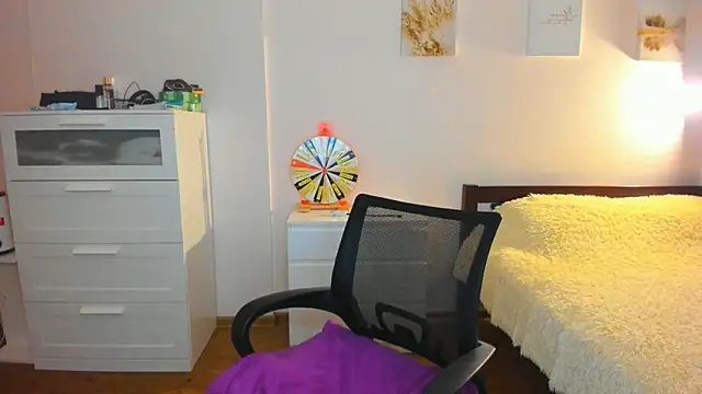 XXX chat uživo modela Ellista