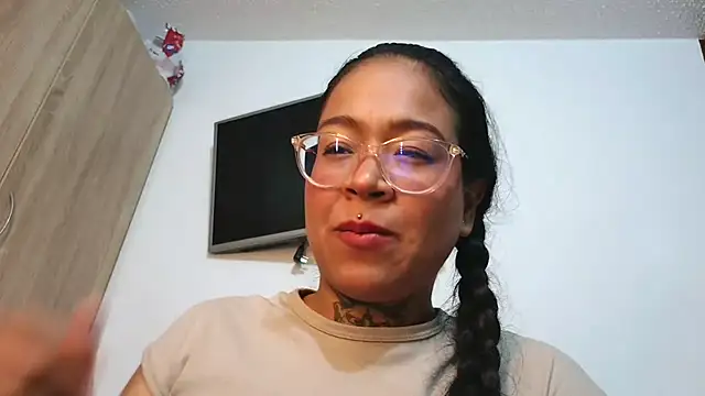 honeyblue_1's Live XXX Chat