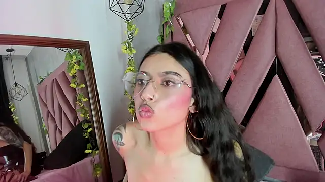 Chat +18 de viollettaa_ ao vivo