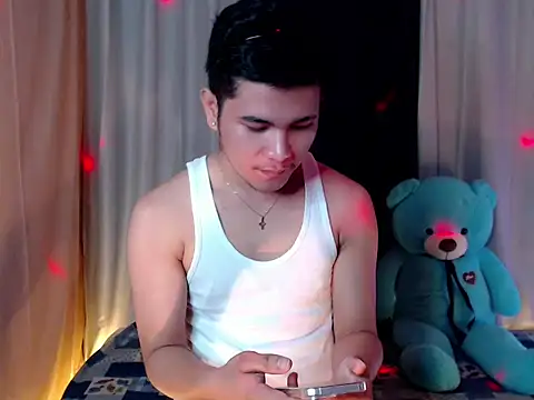 horny_levi élő XXX-chatje