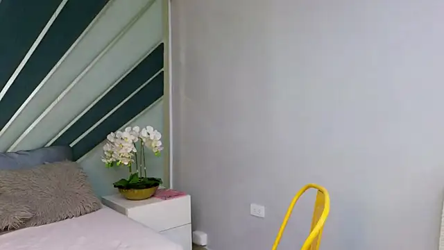 XXX chat uživo modela DulceeEsmeralda