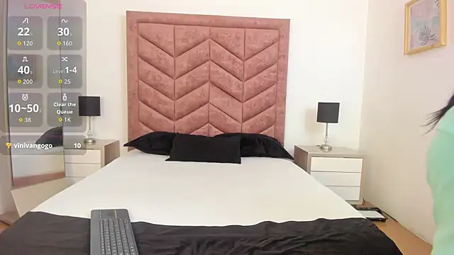 XXX chat uživo modela Scarlett__Noir