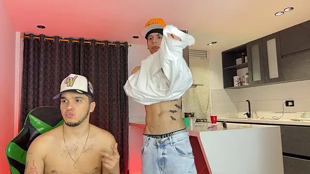 Chatroom XXX en direct de TheBatMansion