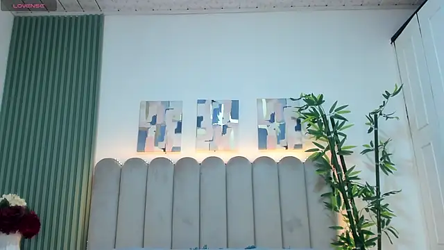 XXX chat uživo modela Sahar_Salib