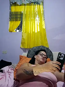 Chat +18 de Monalinda-hot ao vivo