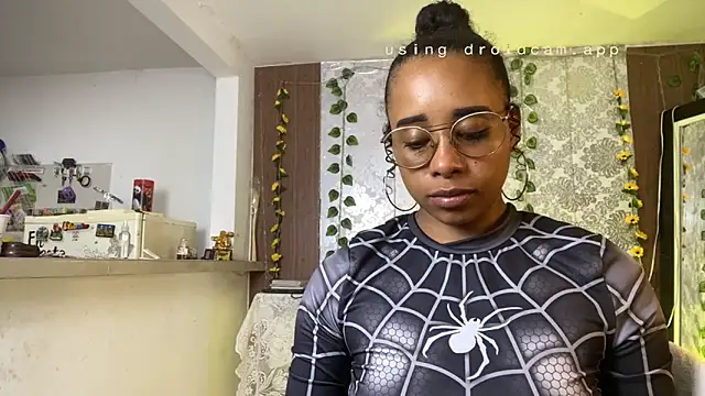 kelly_thomson's Live XXX Chat