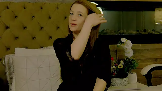 EveHamilton's Live XXX Chat