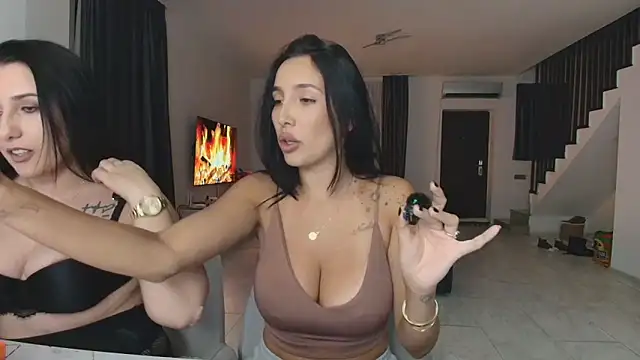 Chat +18 de Gabrielaaxxx ao vivo