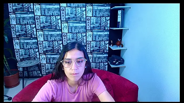 Chat +18 de DanielaMonroe ao vivo