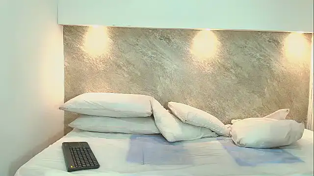 Emmy_lander1 লাইভ XXX চ্যাট