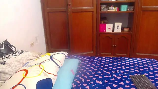 CurvyHeat webcam show