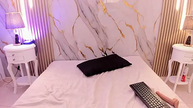 LaxiZoe Adlı Modelin Canlı XXX Sohbeti