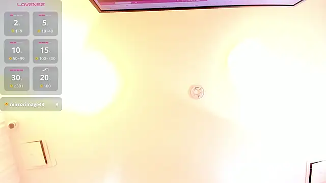 AprilBom Webcam show