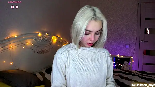 LillyMoure_ 现场XXX聊天